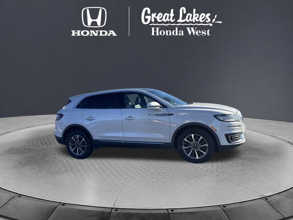Used 2019 Lincoln Nautilus Select AWD/4WD image 5