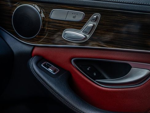 Used 2020 Mercedes-Benz C 300 Sedan image 24