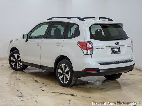 Used 2018 Subaru Forester 2.5i Premium w/ All-Weather Package AWD/4WD image 9