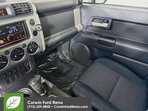 Used 2010 Toyota FJ Cruiser 4WD image 22