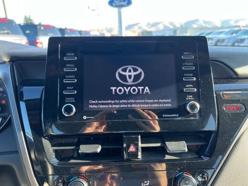 Used 2022 Toyota Camry SE image 15