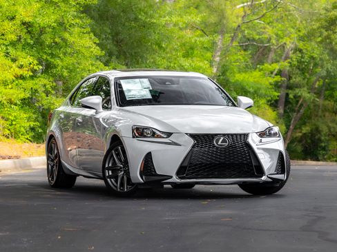 Used 2017 Lexus IS 200t F Sport w/ F Sport Package RWD image 1