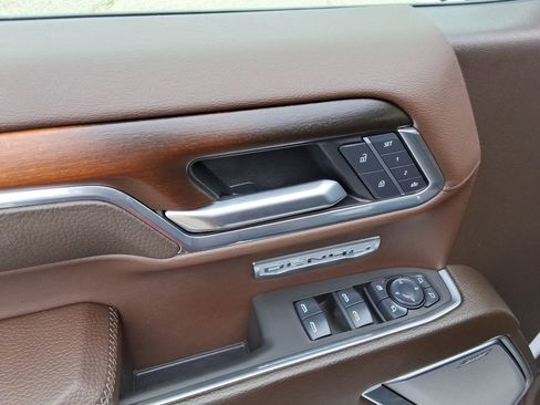 Used 2025 GMC Sierra 1500 Denali image 16