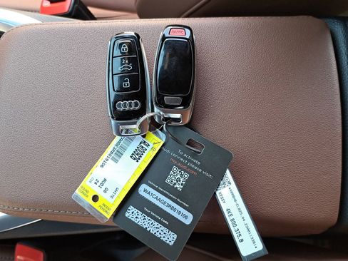 Used 2024 Audi Q8 e-tron Premium Plus image 39