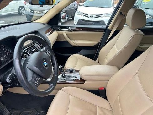 Used 2017 BMW X3 xDrive28i image 3