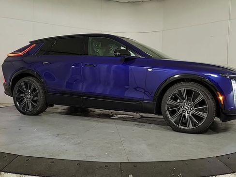 New 2026 Cadillac Lyriq Signature Sport image 8