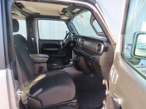 Used 2019 Jeep Wrangler Sport AWD/4WD image 20