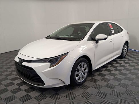 New 2026 Toyota Corolla LE image 2