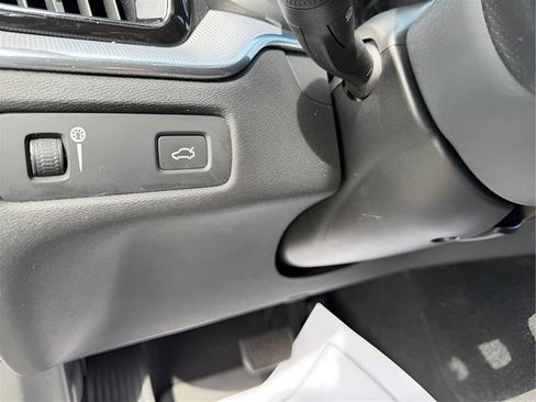 Used 2019 Volvo XC60 T5 Inscription w/ Protection Package FWD image 30