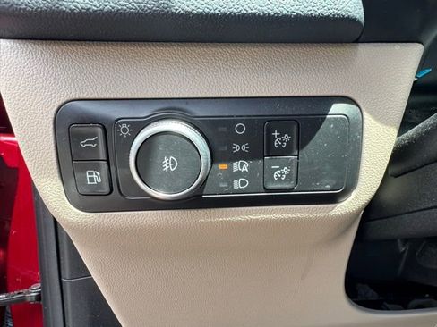 Used 2020 Ford Escape Titanium FWD image 27