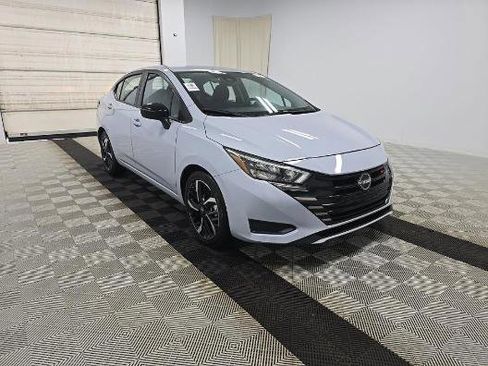 Used 2025 Nissan Versa SR w/ Electronics Package FWD image 2