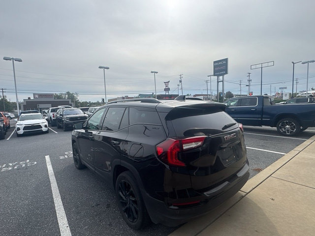 Used 2023 GMC Terrain SLT w/ Tech Package AWD/4WD image 3