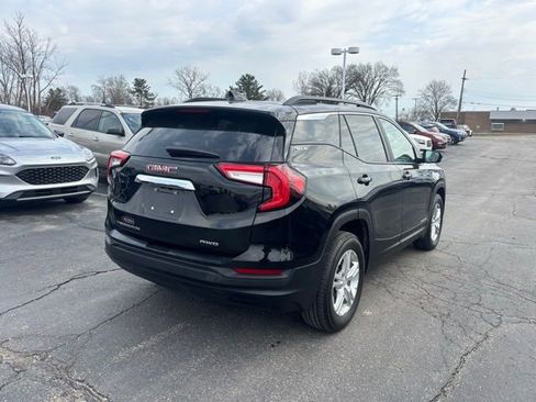 Used 2023 GMC Terrain SLE w/ Driver Convenience Package image 5