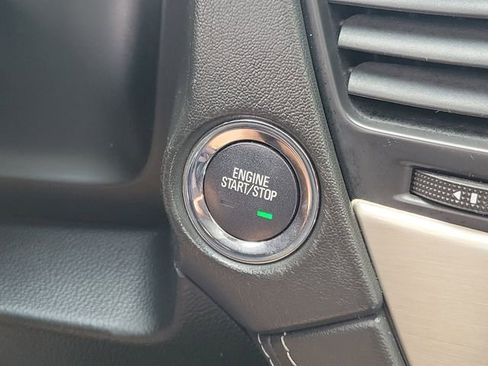 Used 2019 GMC Yukon XL Denali w/ Open Road Package AWD/4WD image 10
