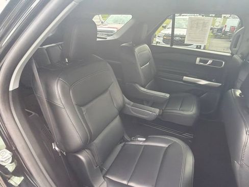 Used 2023 Ford Explorer XLT w/ Equipment Group 202A AWD/4WD image 39