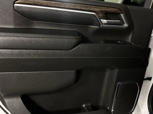 Used 2024 GMC Sierra 3500 SLE image 28