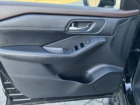 Certified 2023 Nissan Rogue SV w/ SV Premium B Package AWD/4WD image 20