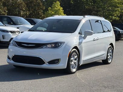 Used 2018 Chrysler Pacifica Touring-L w/ Tire & Wheel Group