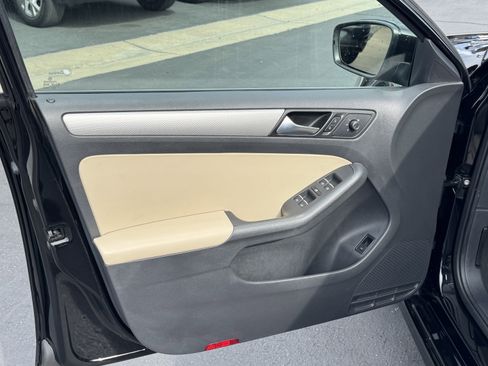 Used 2015 Volkswagen Jetta SE FWD image 14