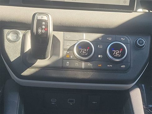 Used 2023 Land Rover Defender 110 X-Dynamic SE image 19