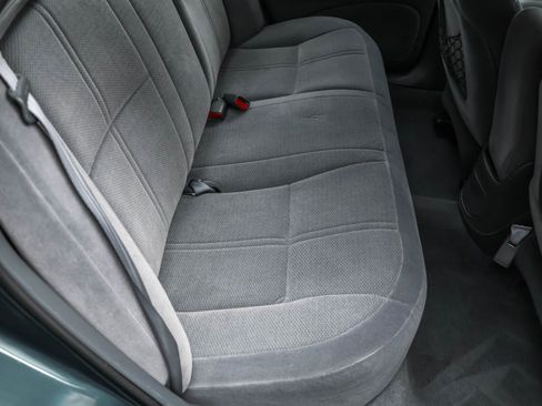 Used 1997 Ford Taurus GL FWD image 17