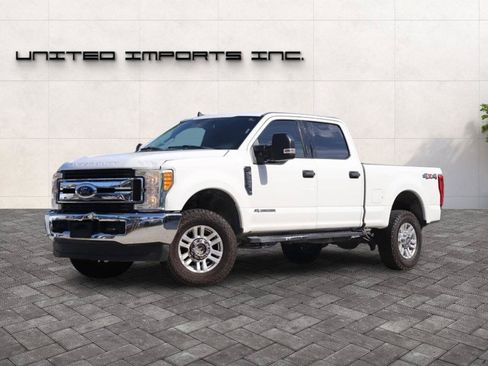 Used 2019 Ford F250 XLT w/ Snow Plow Prep Package AWD/4WD image 1