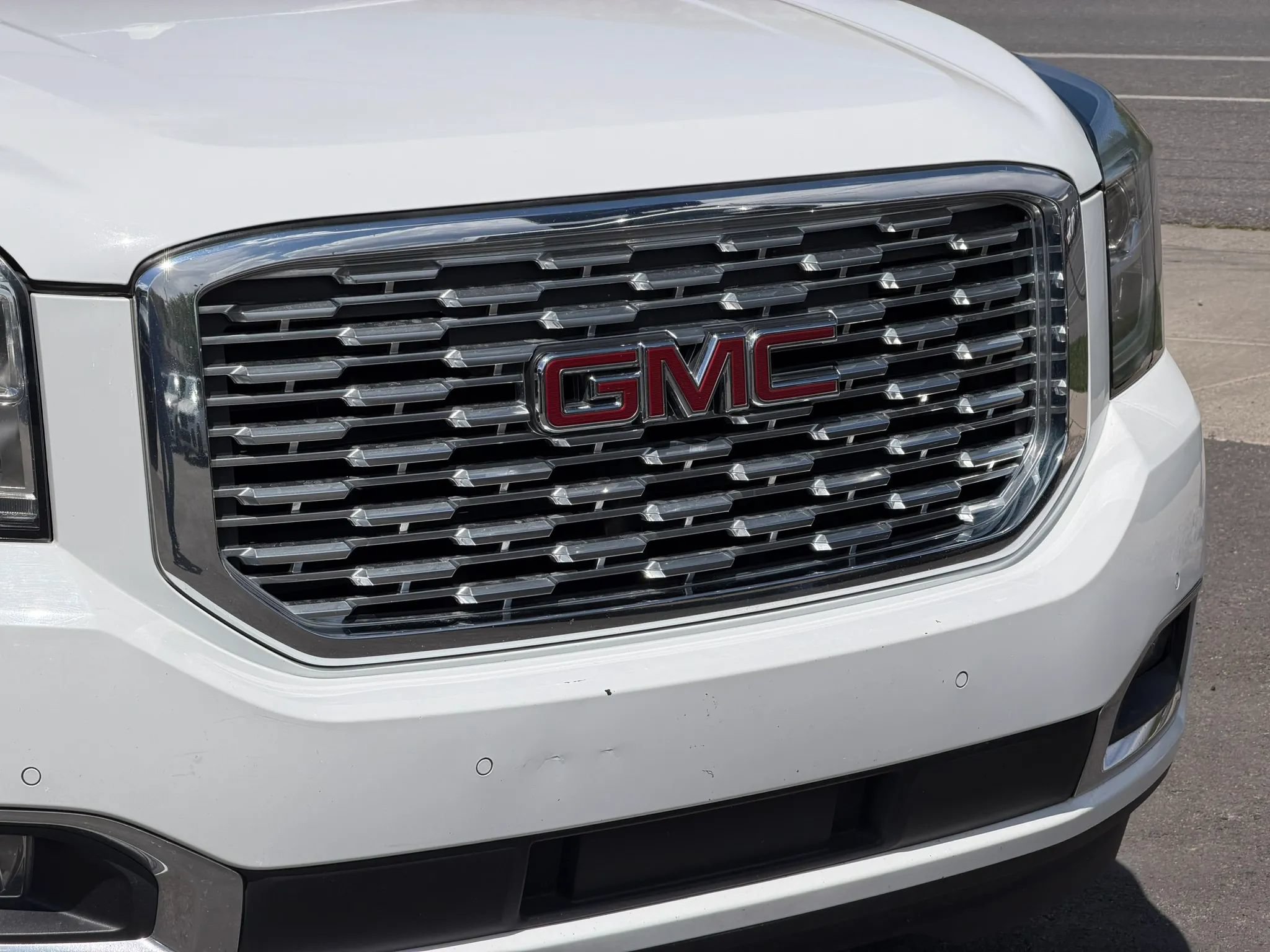 Used 2019 GMC Yukon SLT AWD/4WD image 5