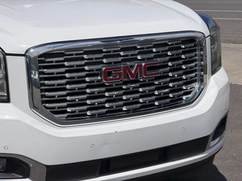 Used 2019 GMC Yukon SLT AWD/4WD image 5