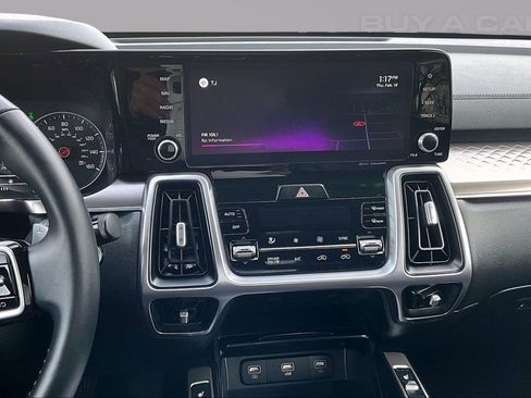 Used 2022 Kia Sorento S image 6