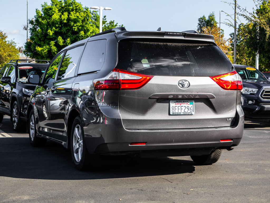 Used 2018 Toyota Sienna LE FWD image 5