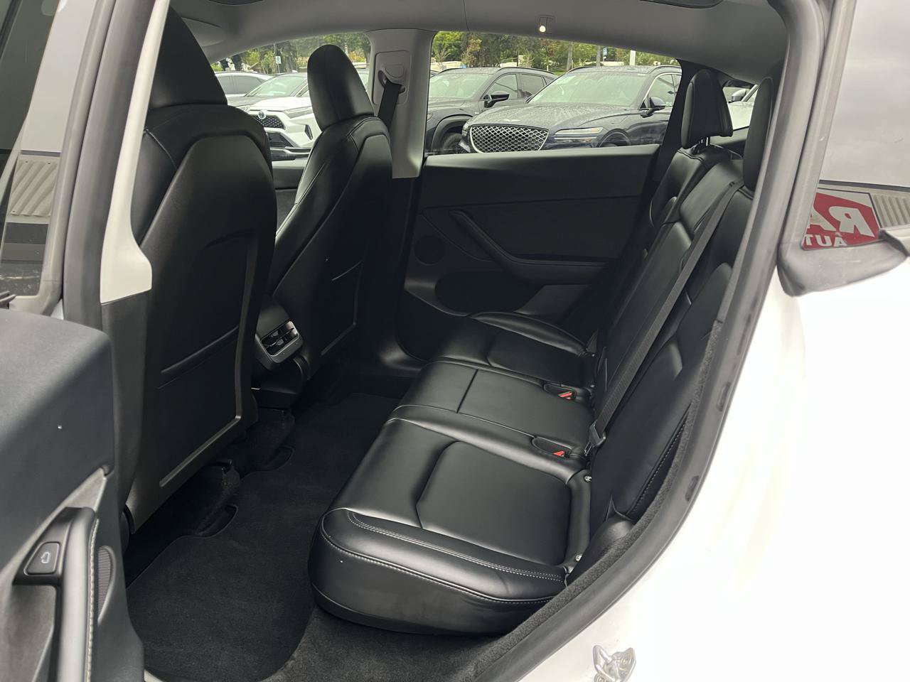 Used 2024 Tesla Model Y Long Range AWD/4WD image 5