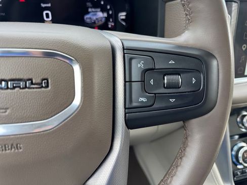Used 2023 GMC Yukon XL Denali AWD/4WD image 15