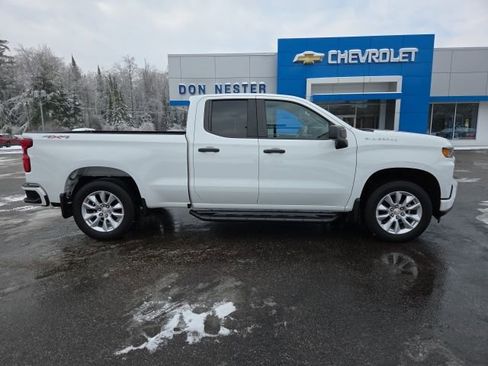 Used 2020 Chevrolet Silverado 1500 Custom w/ Custom Value Package image 23