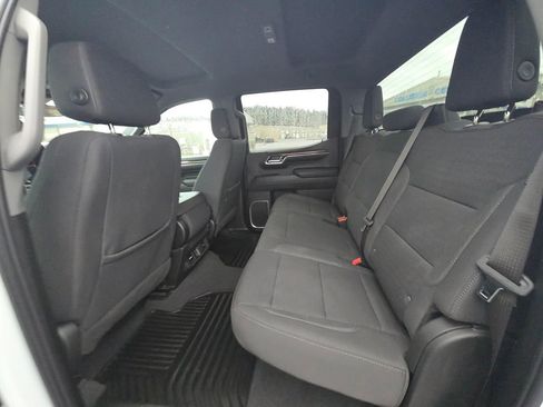 Used 2023 GMC Sierra 1500 SLE w/ Enhanced Capability Package AWD/4WD image 12