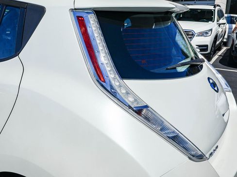 Used 2013 Nissan Leaf SV w/ LED & Quick Charge Pkg FWD image 24