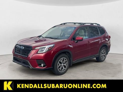 Used 2023 Subaru Forester Premium image 1