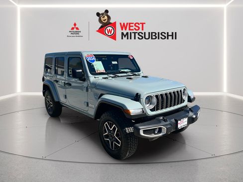 Used 2024 Jeep Wrangler Sahara image 7