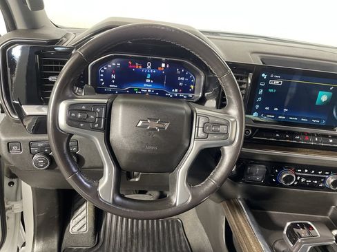 Used 2022 Chevrolet Silverado 1500 RST w/ Convenience Package II AWD/4WD image 13