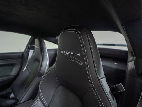 Used 2025 Porsche 911 GT3 RWD image 32