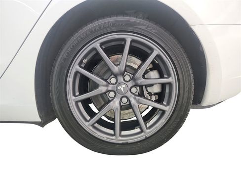Used 2018 Tesla Model 3 Long Range image 35