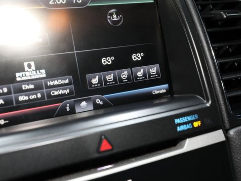 Used 2015 Ford Taurus SHO w/ Equipment Group 401A AWD/4WD image 53