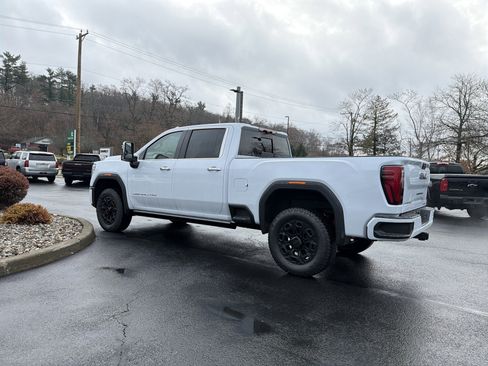 New 2026 GMC Sierra 3500 Denali w/ Technology Package image 8