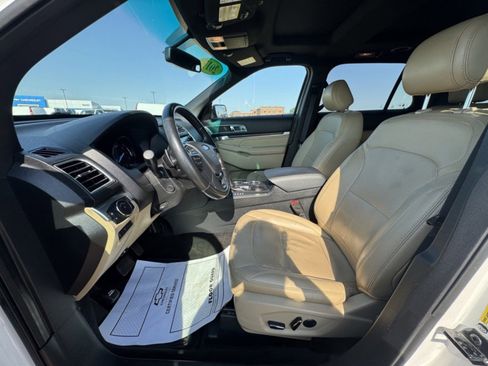 Used 2017 Ford Explorer Limited image 9