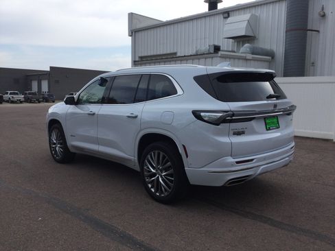 Used 2026 Buick Enclave Avenir w/ Super Cruise Package FWD image 7