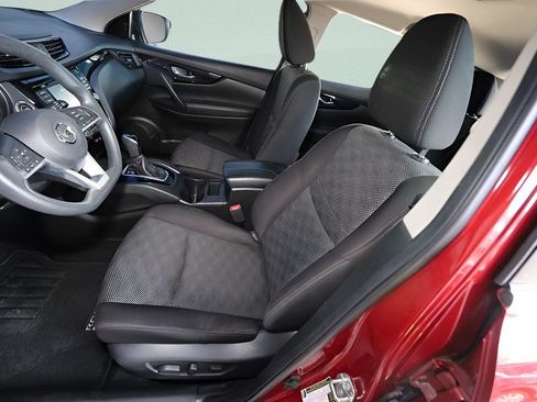 Used 2019 Nissan Rogue Sport SV FWD image 12