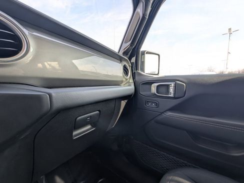 Used 2023 Jeep Wrangler Sahara image 37