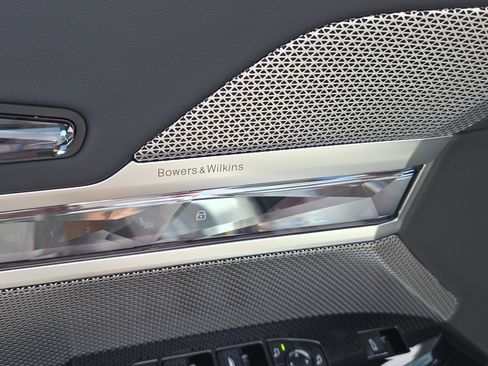 New 2026 BMW 750e xDrive image 19