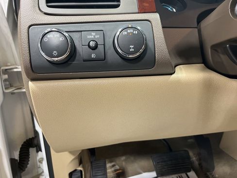 Used 2012 Chevrolet Suburban LT w/ Luxury Package AWD/4WD image 14