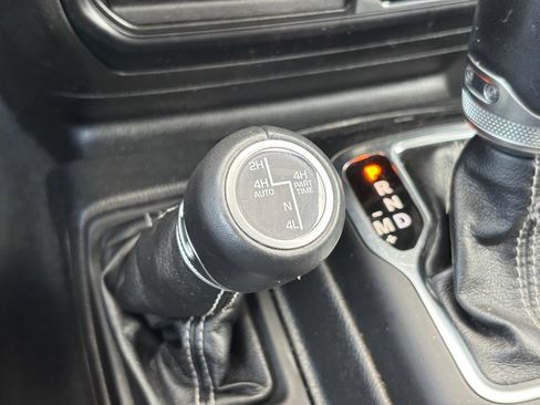 Used 2023 Jeep Wrangler Unlimited Sahara AWD/4WD image 18