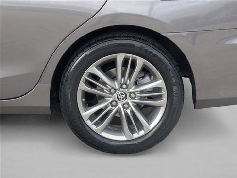 Used 2015 Toyota Camry SE image 21